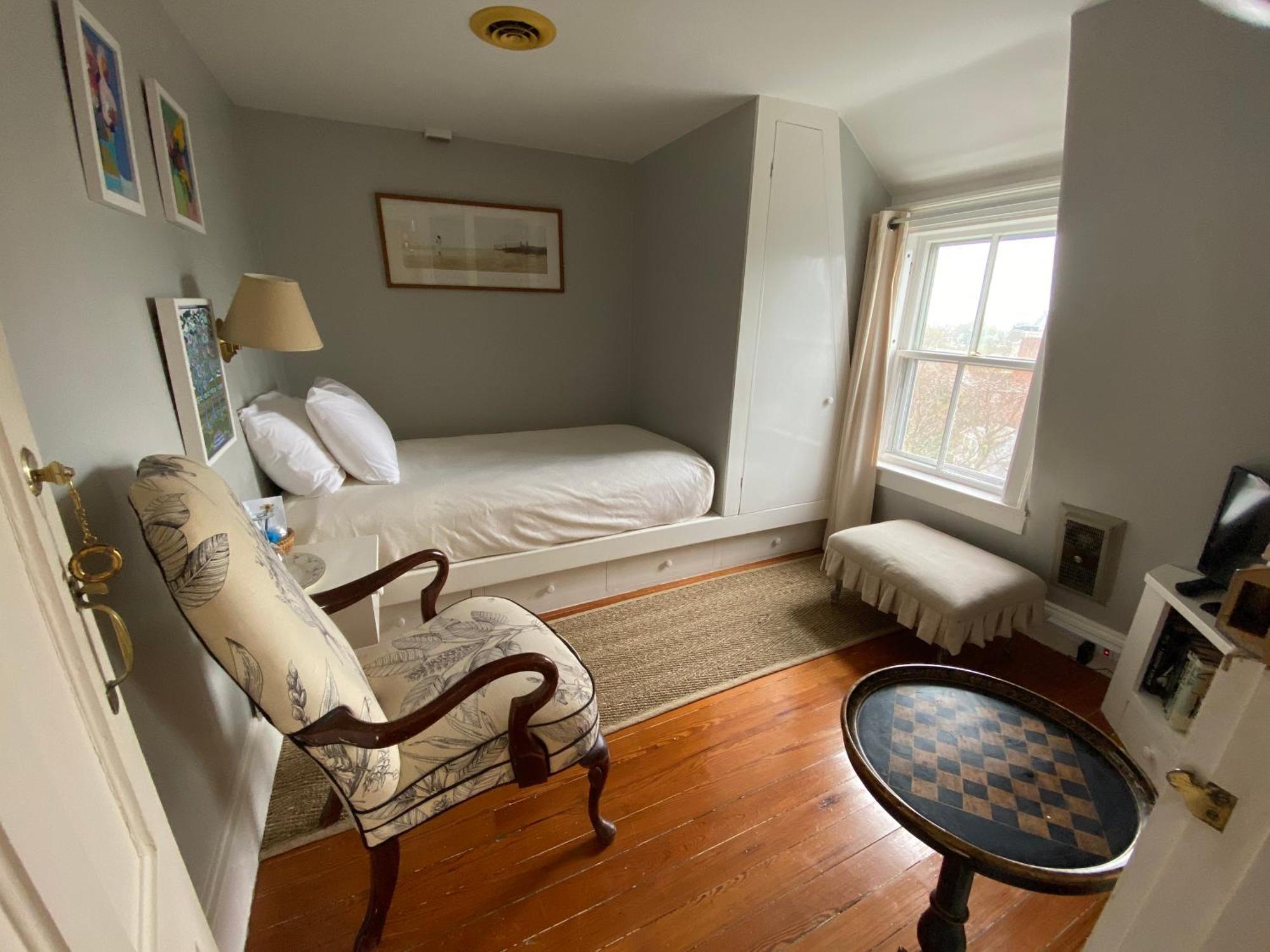 Cliff 4* Nantucket