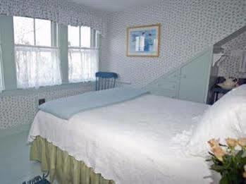 Cliff 4* Nantucket